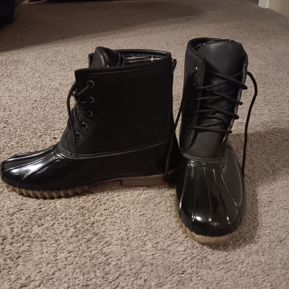 Duck boots